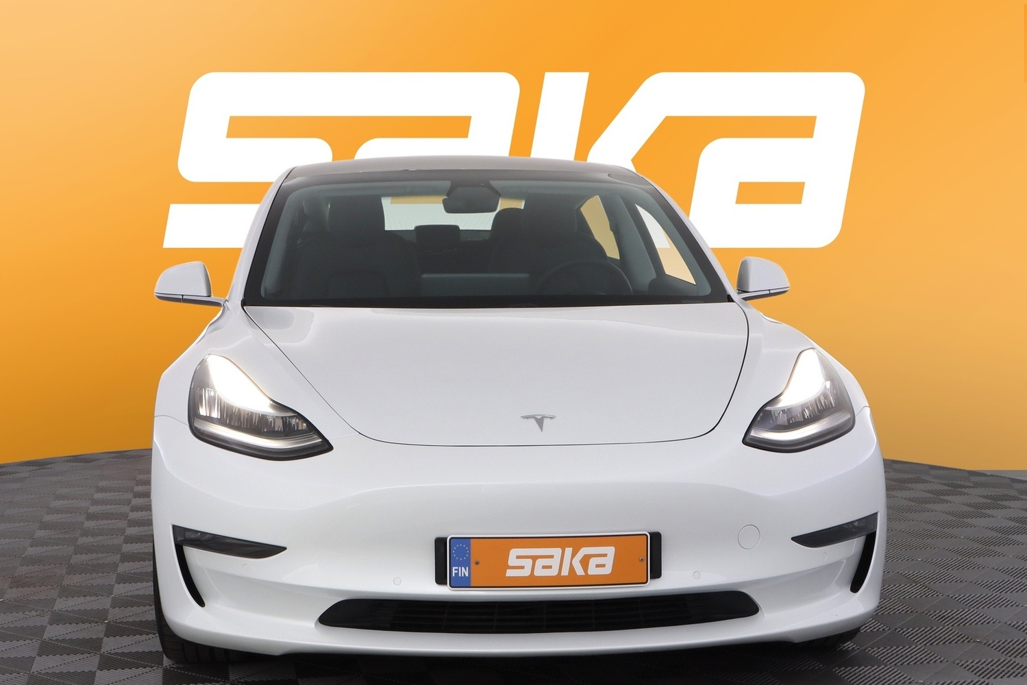 Tesla Model 3 vaihtoauto