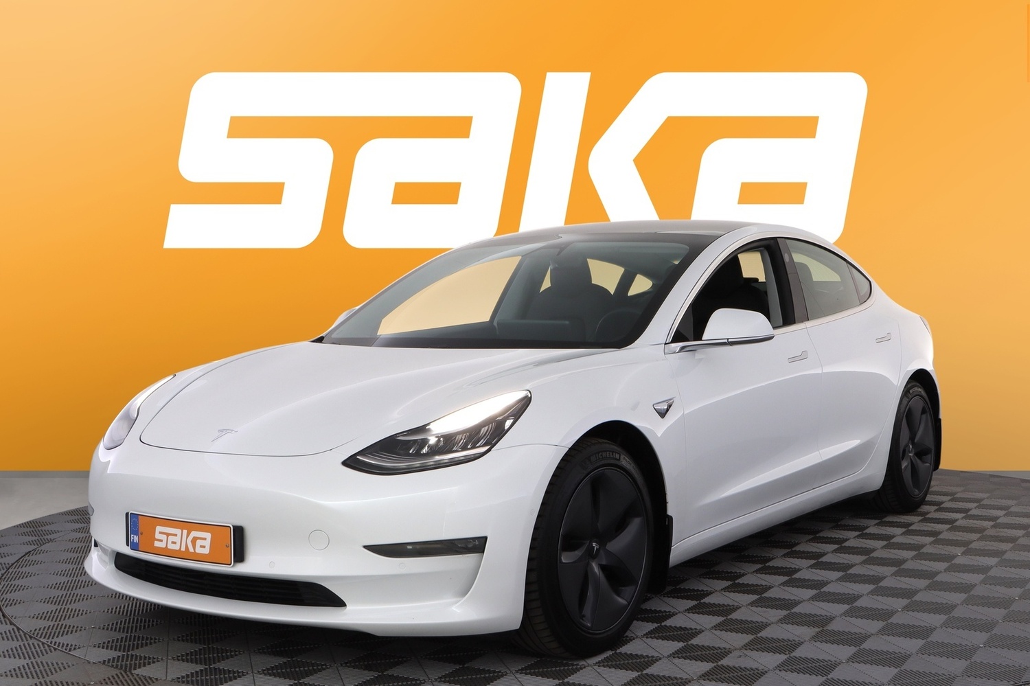Tesla Model 3 vaihtoauto