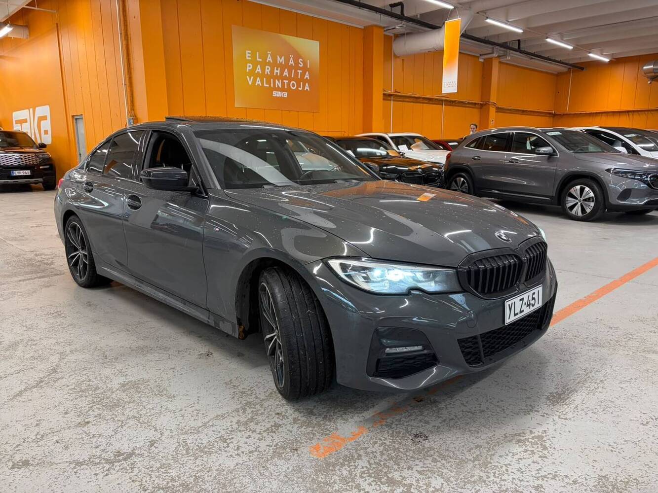 BMW 330 vaihtoauto