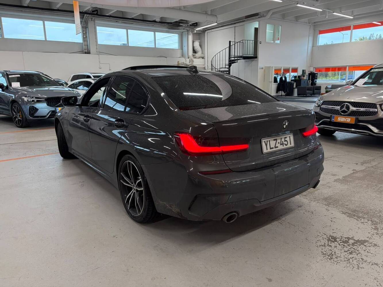 BMW 330 vaihtoauto
