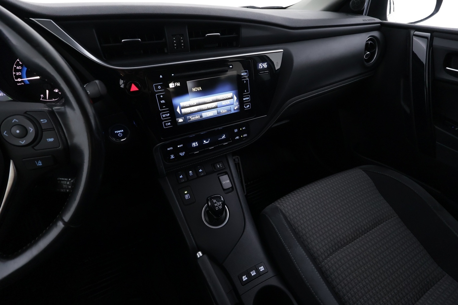 Toyota Auris vaihtoauto
