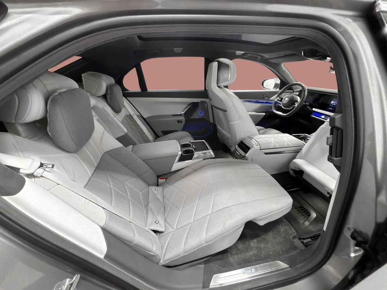 BMW i7 vaihtoauto