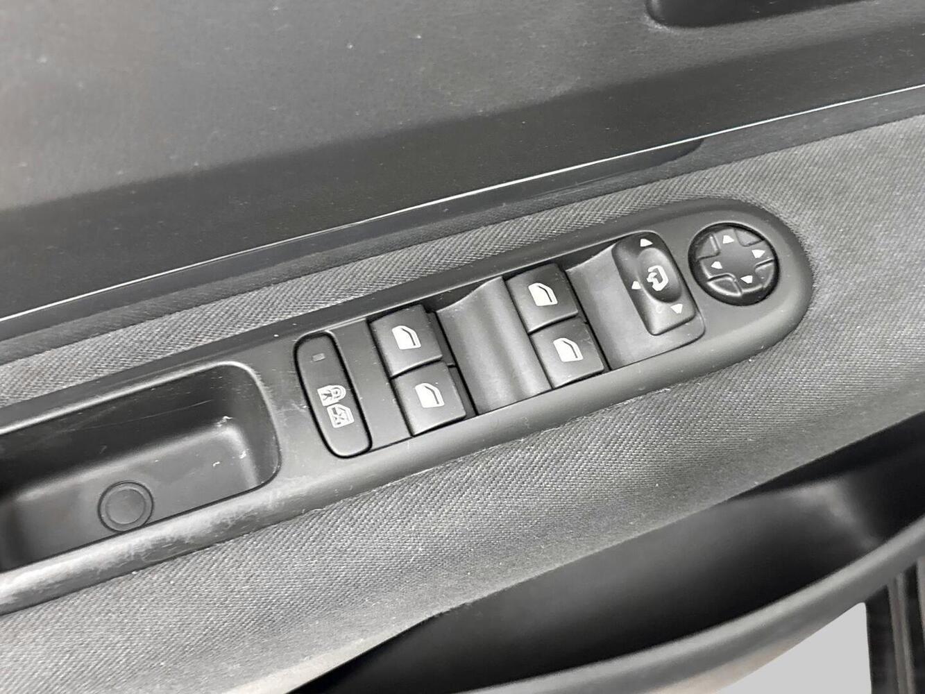 Peugeot 5008 vaihtoauto