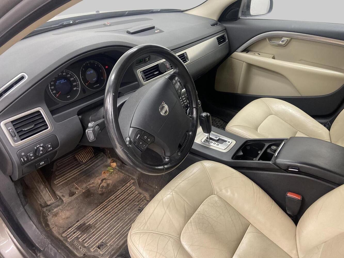 Volvo V70 vaihtoauto