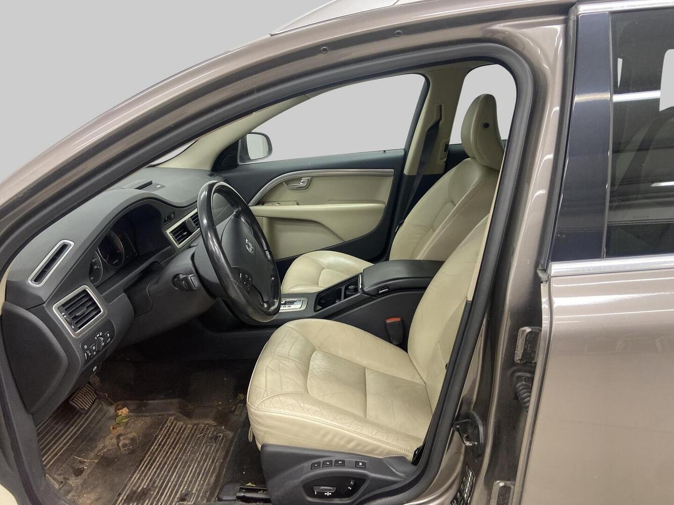 Volvo V70 vaihtoauto
