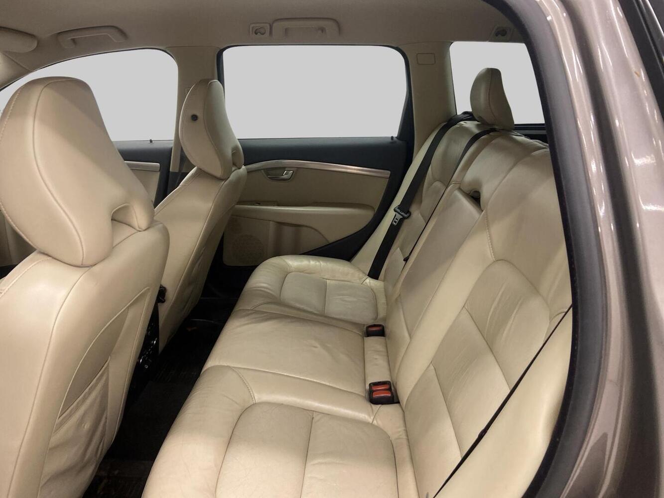 Volvo V70 vaihtoauto