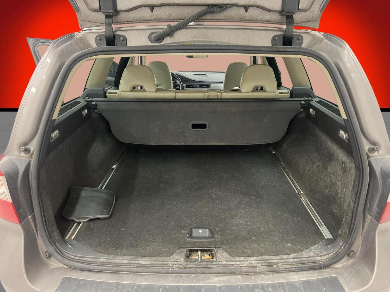 Volvo V70 vaihtoauto