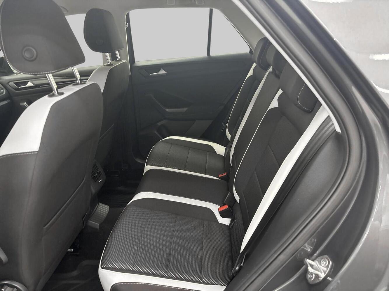 Volkswagen T-Roc vaihtoauto