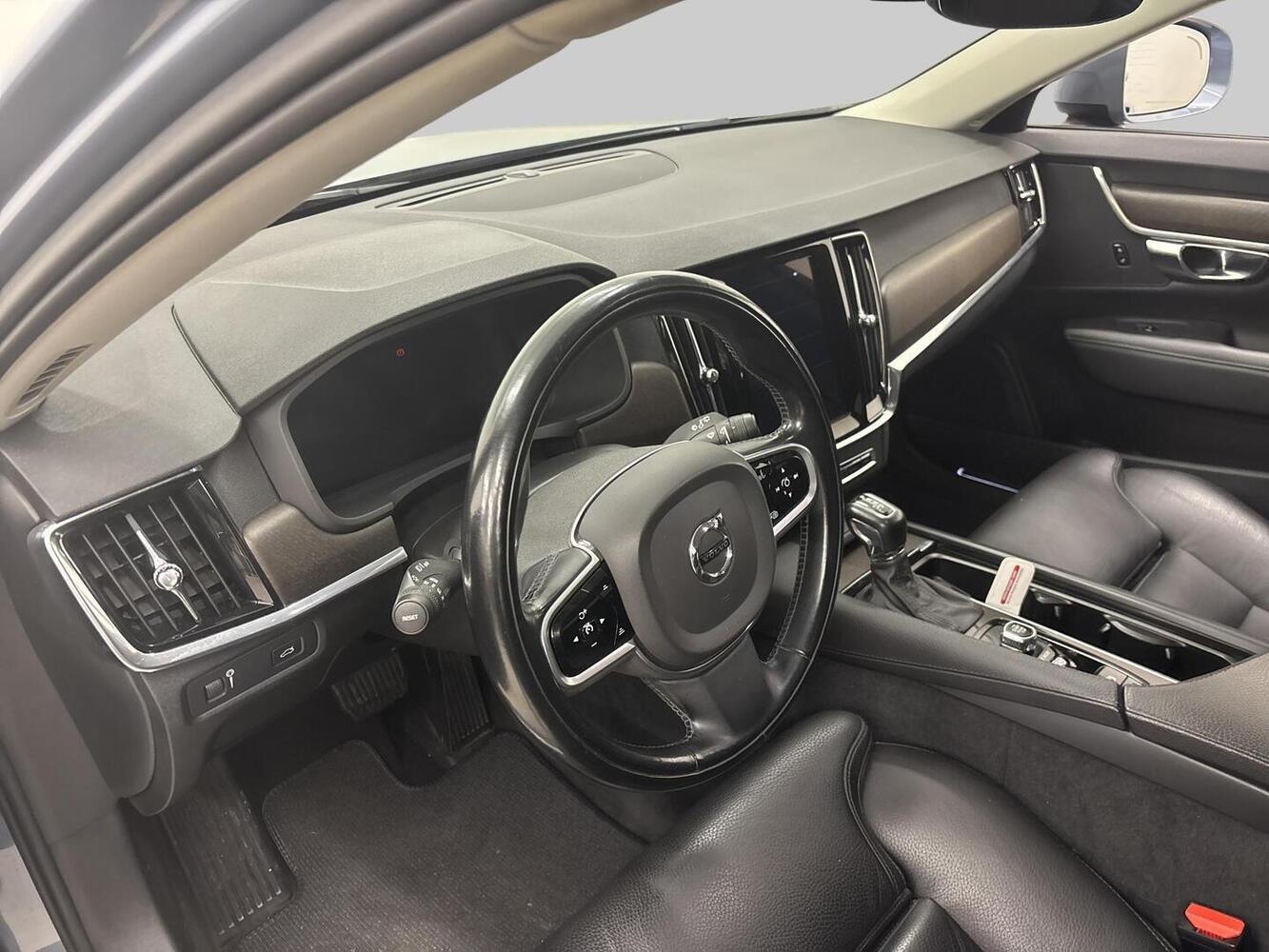 Volvo V90 Cross Country vaihtoauto
