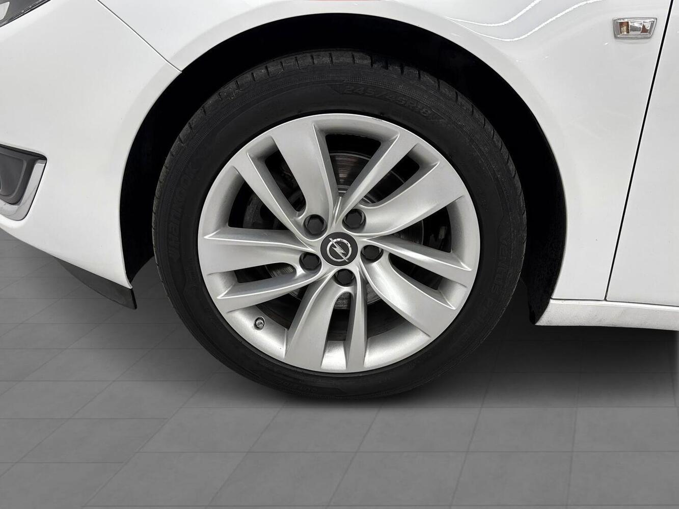 Opel Insignia vaihtoauto