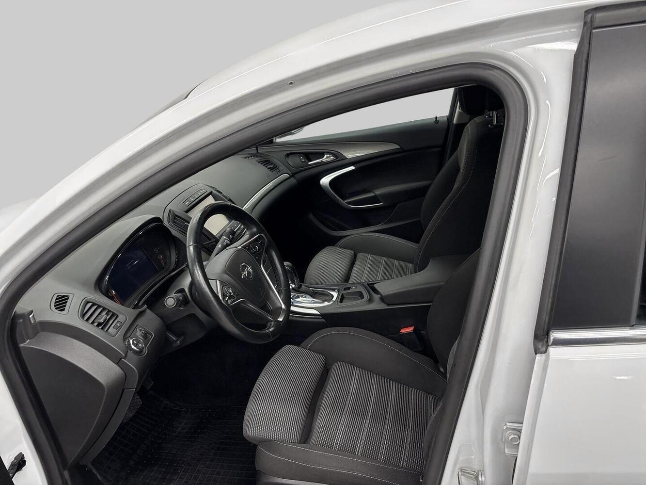 Opel Insignia vaihtoauto
