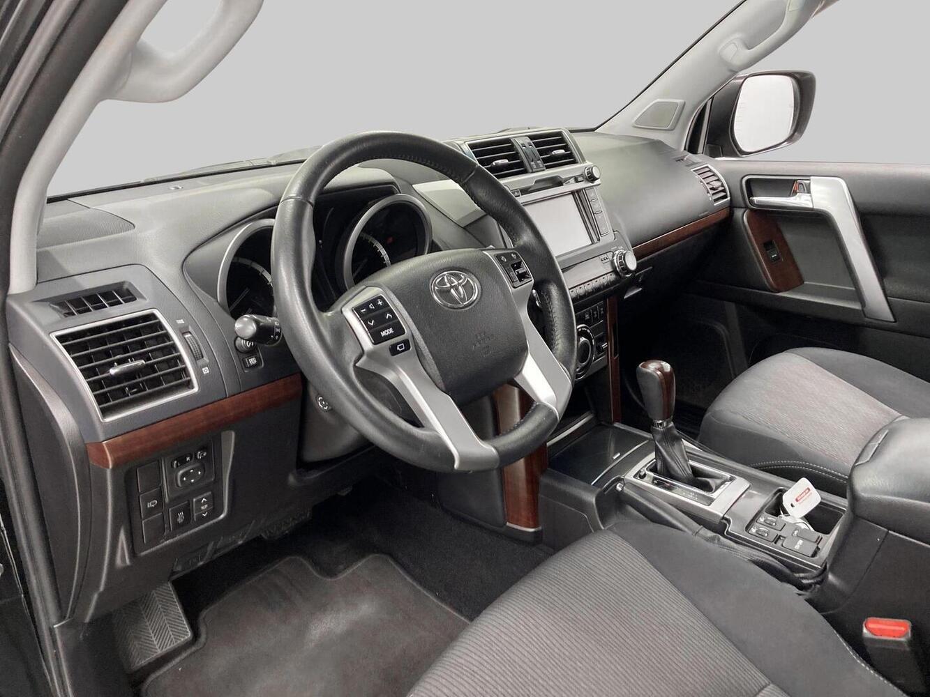 Toyota Land Cruiser vaihtoauto