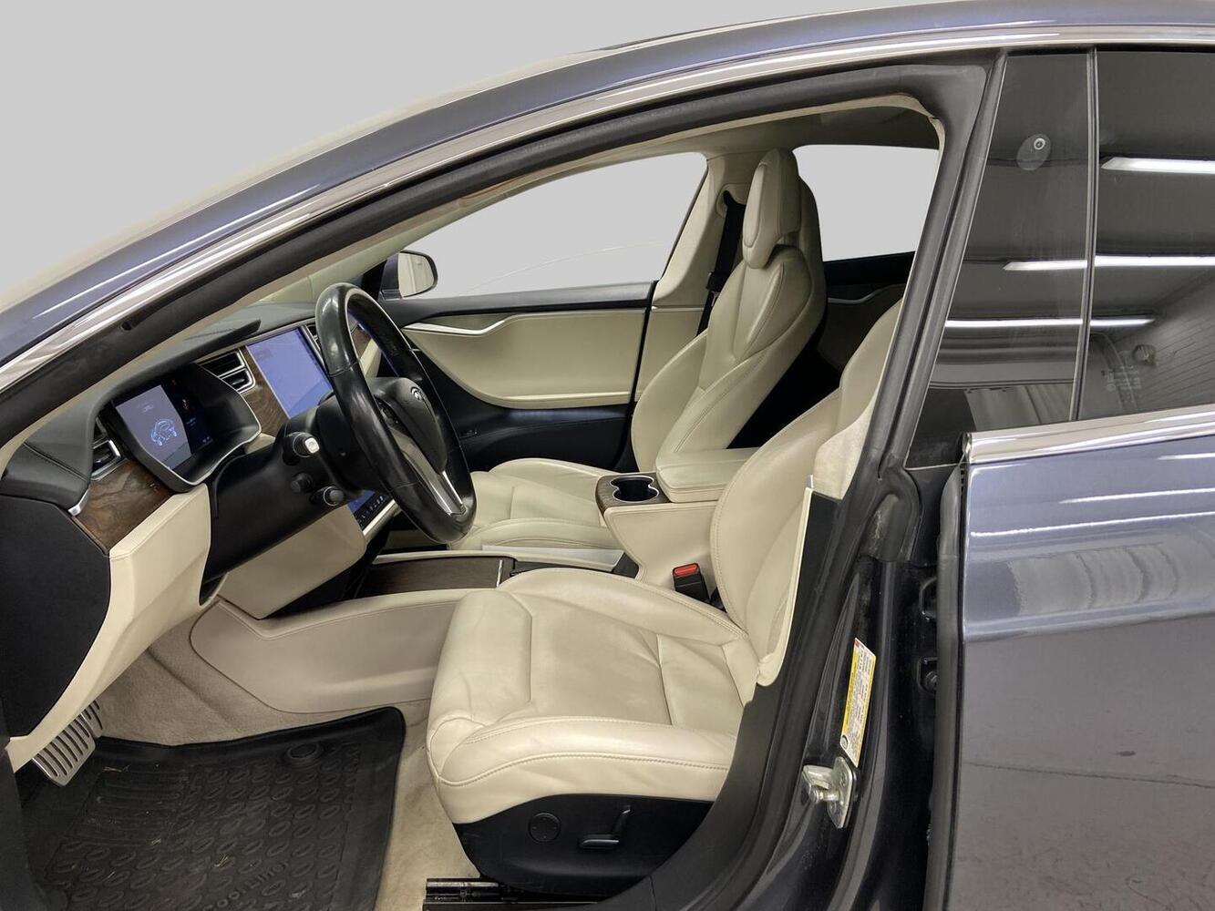 Tesla Model S vaihtoauto