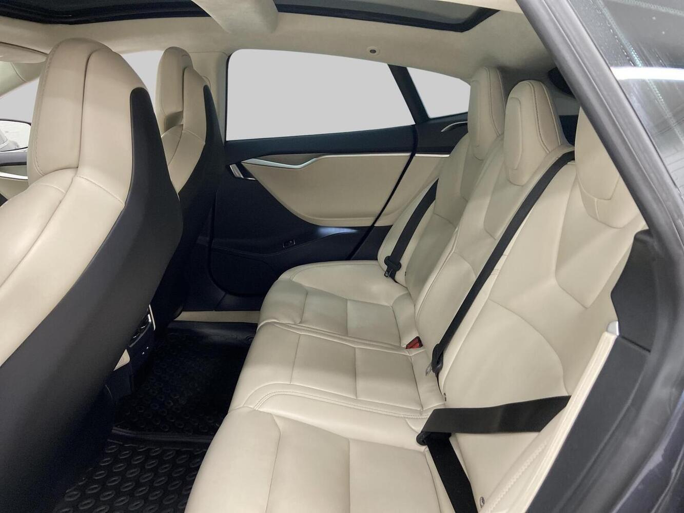Tesla Model S vaihtoauto