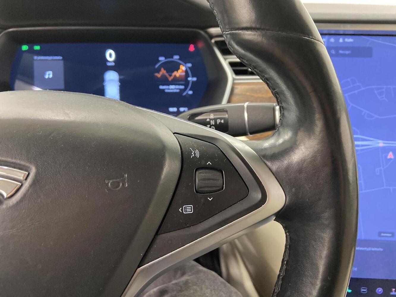 Tesla Model S vaihtoauto