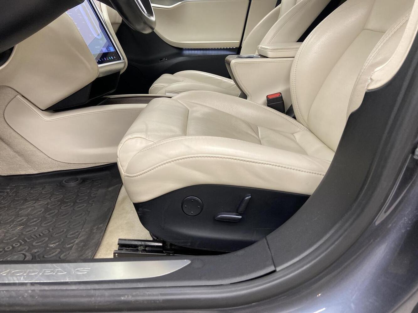 Tesla Model S vaihtoauto