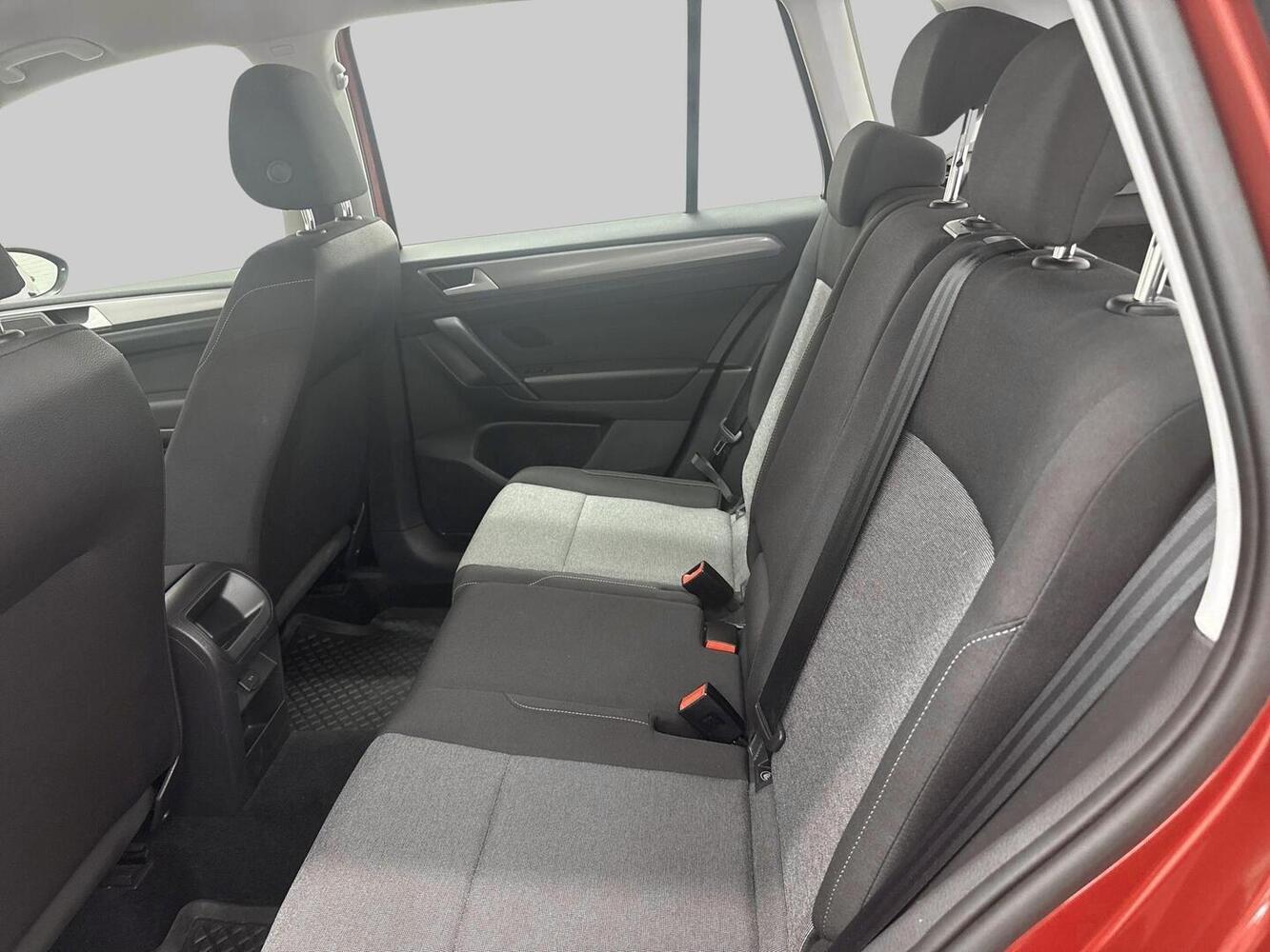 Volkswagen Golf Sportsvan vaihtoauto