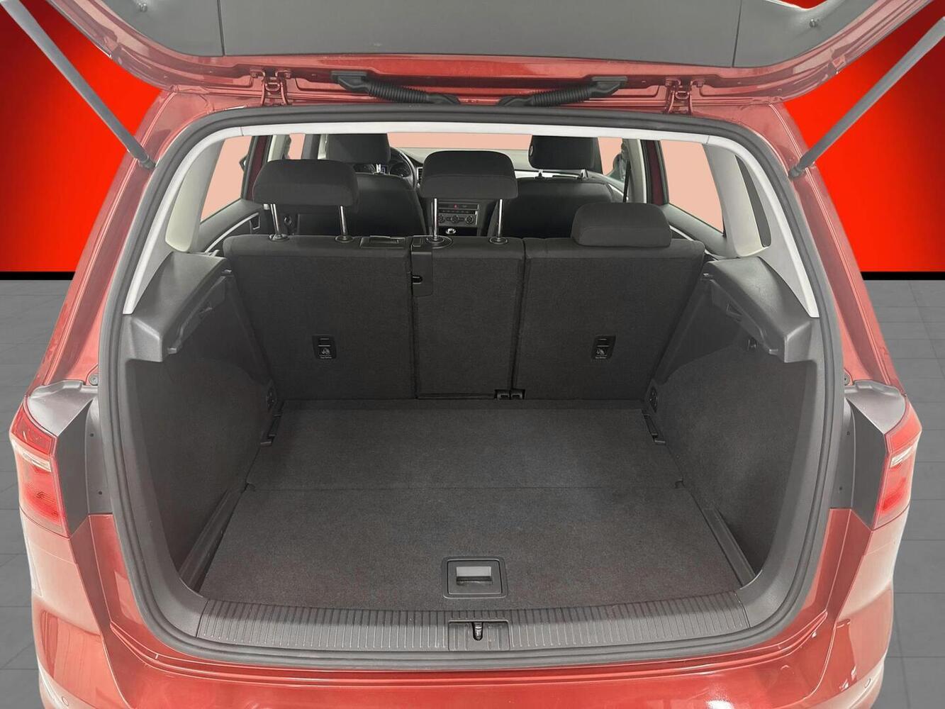Volkswagen Golf Sportsvan vaihtoauto