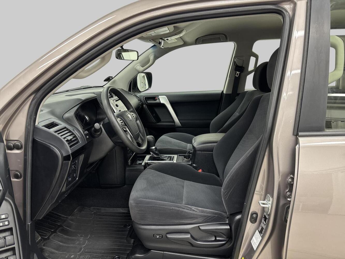 Toyota Land Cruiser vaihtoauto
