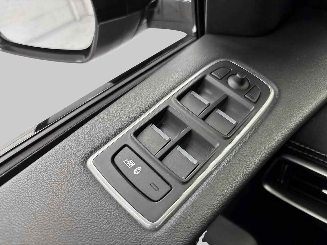 Jaguar F-PACE vaihtoauto