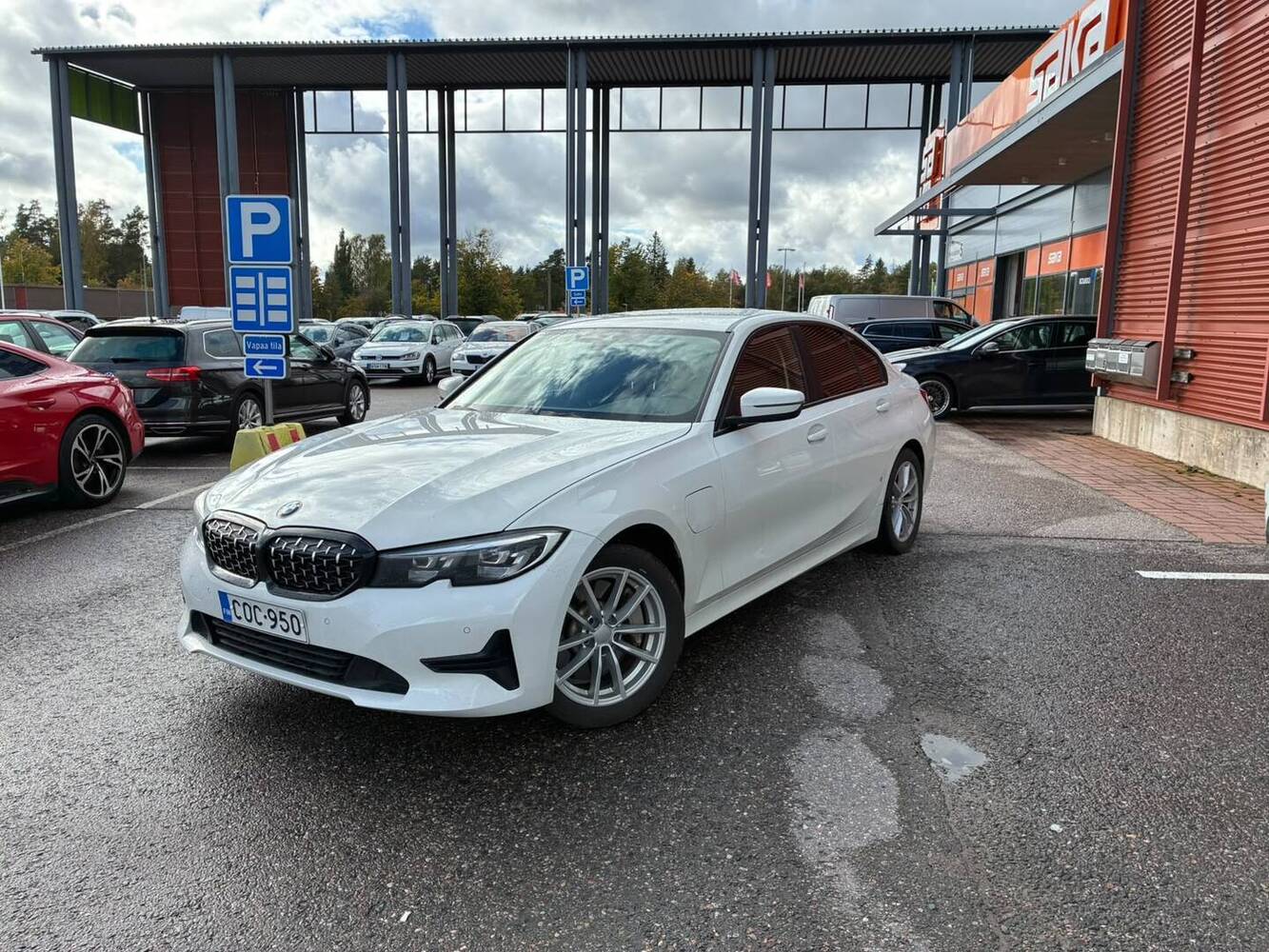 BMW 330 vaihtoauto