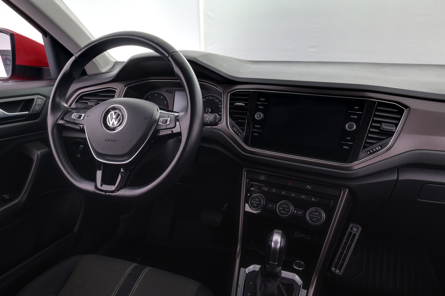 Volkswagen T-Roc vaihtoauto