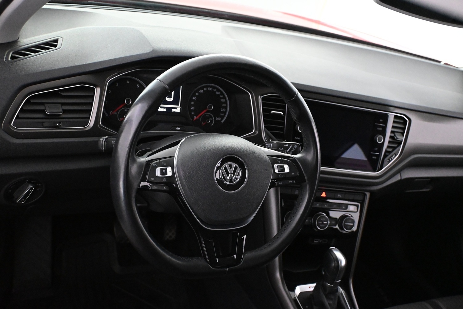 Volkswagen T-Roc vaihtoauto