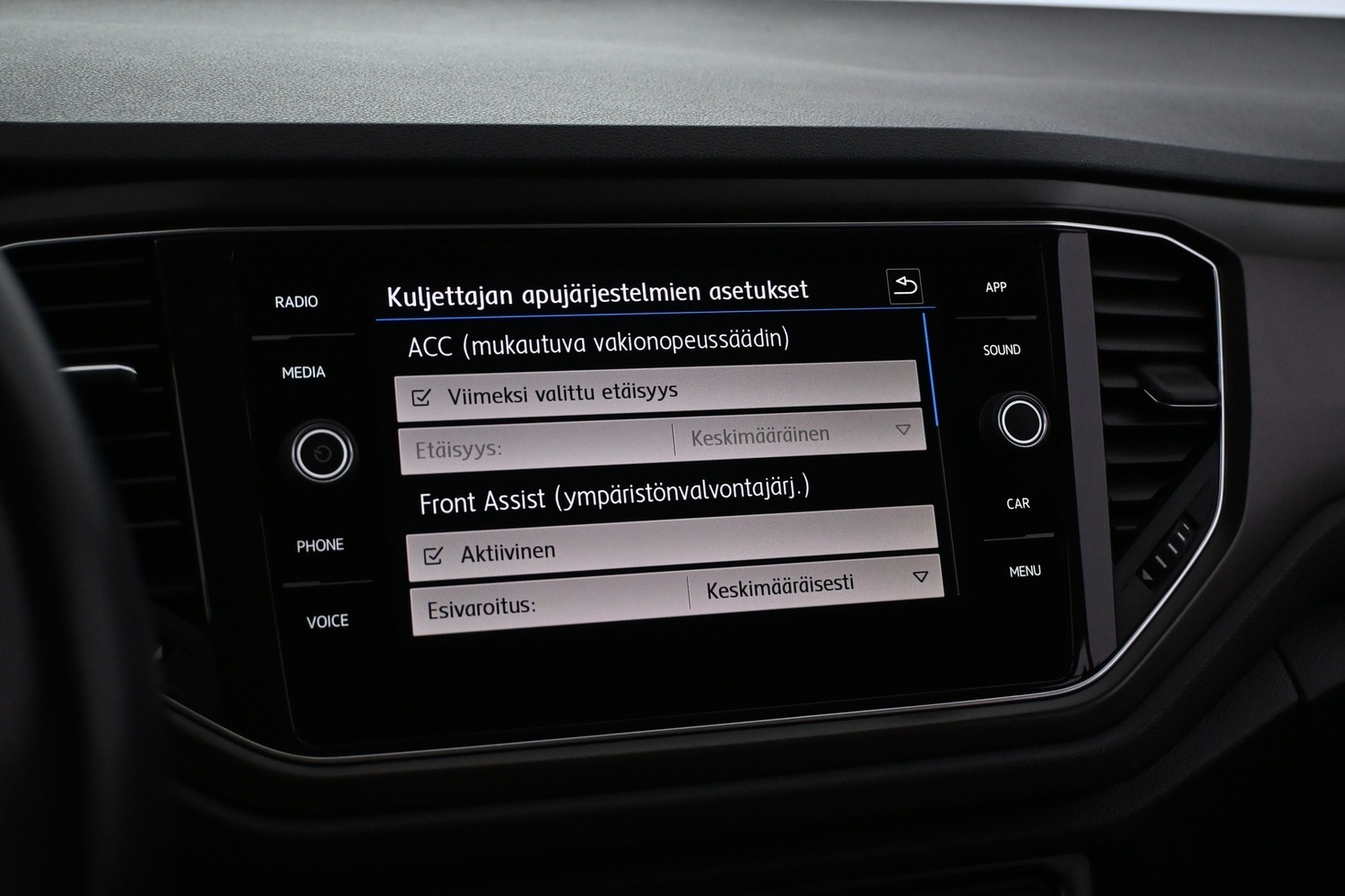 Volkswagen T-Roc vaihtoauto