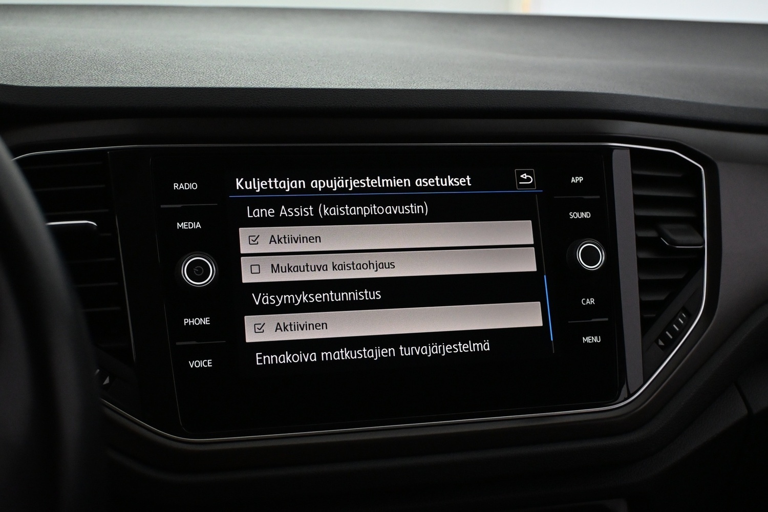 Volkswagen T-Roc vaihtoauto