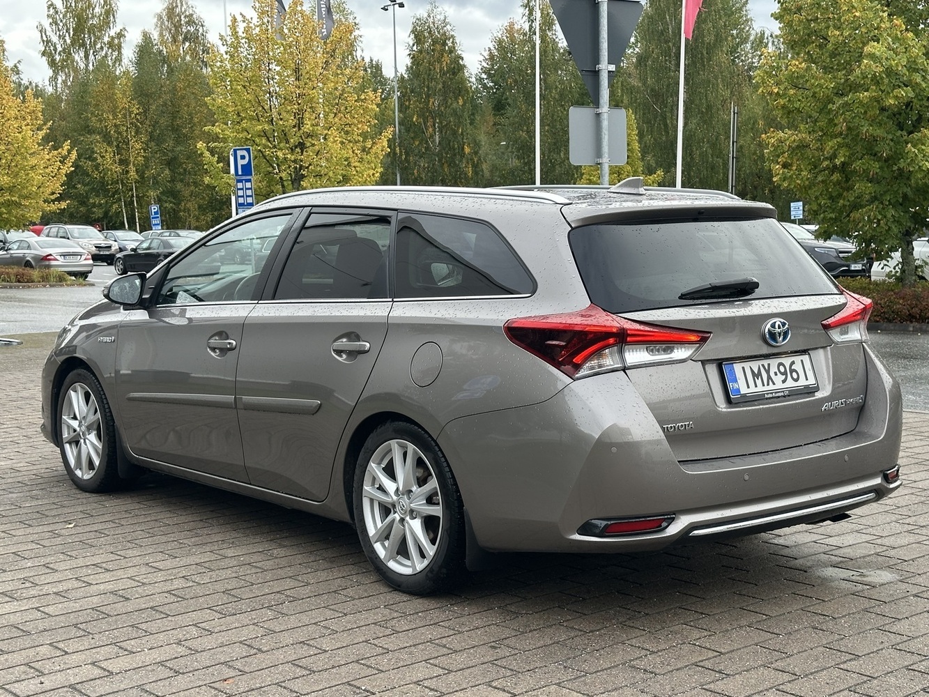 Toyota Auris vaihtoauto