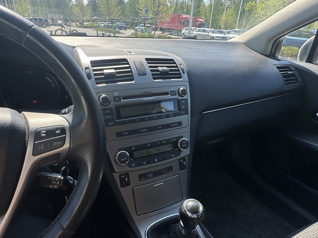 Toyota Avensis vaihtoauto
