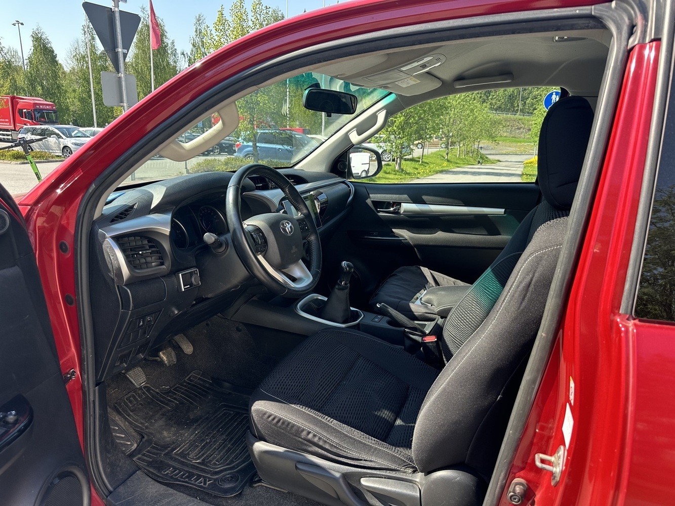 Toyota Hilux vaihtoauto