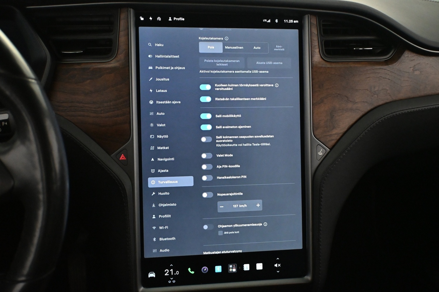 Tesla Model X vaihtoauto
