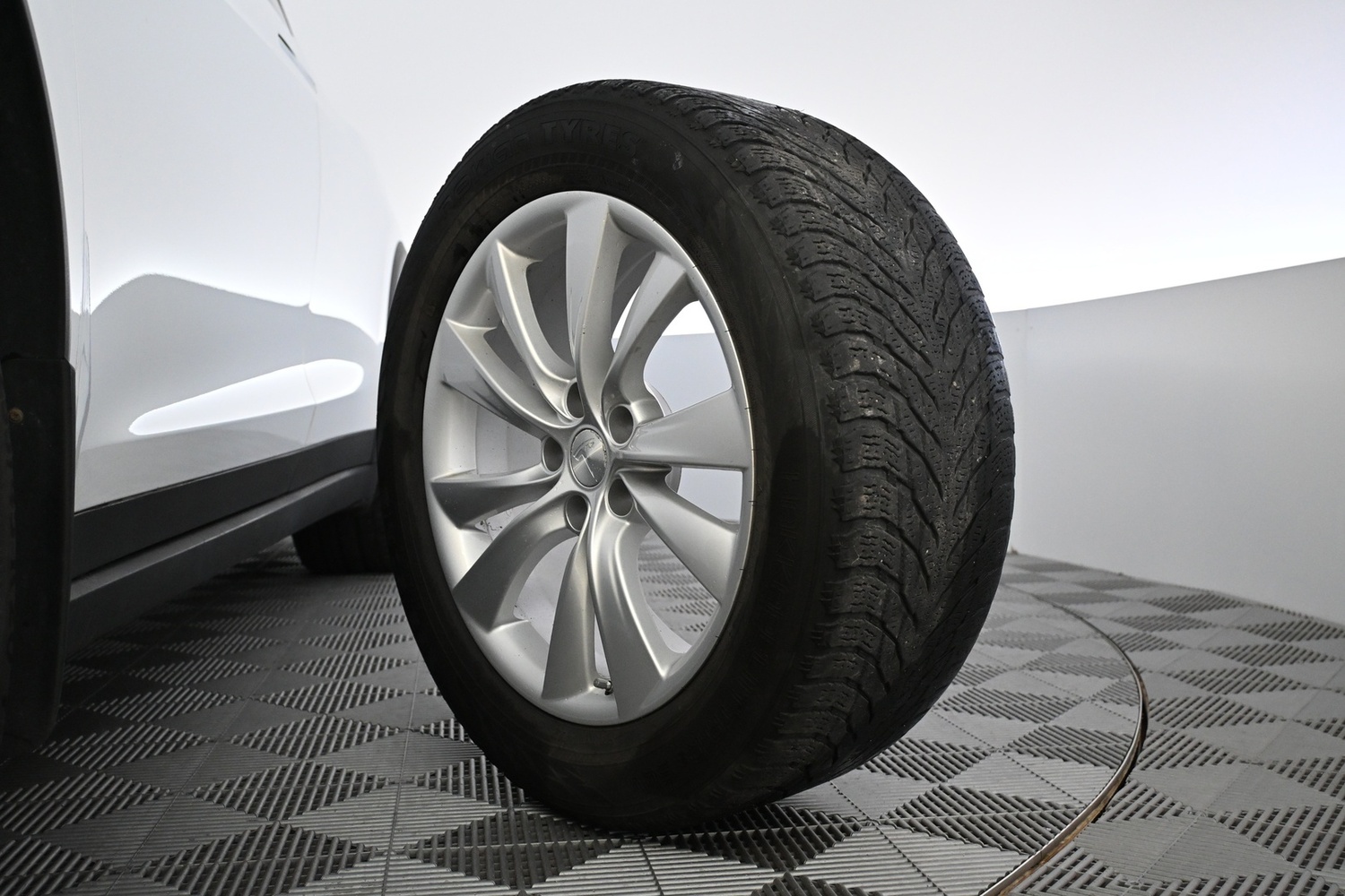 Tesla Model X vaihtoauto