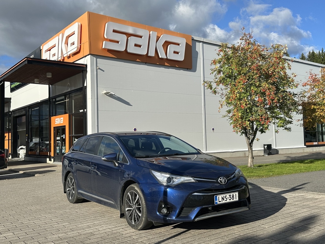 Toyota Avensis vaihtoauto