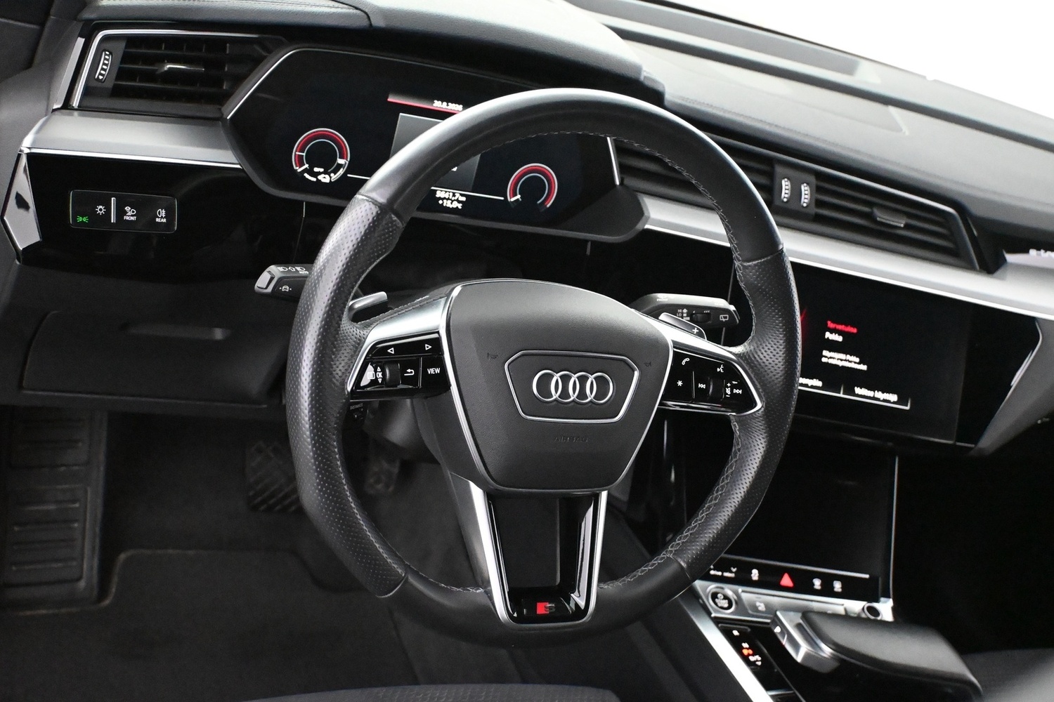 Audi e-tron vaihtoauto