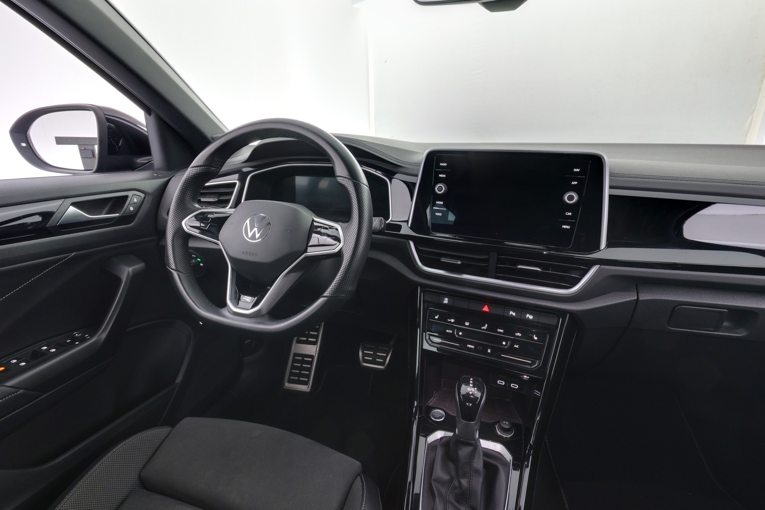 Volkswagen T-Roc vaihtoauto