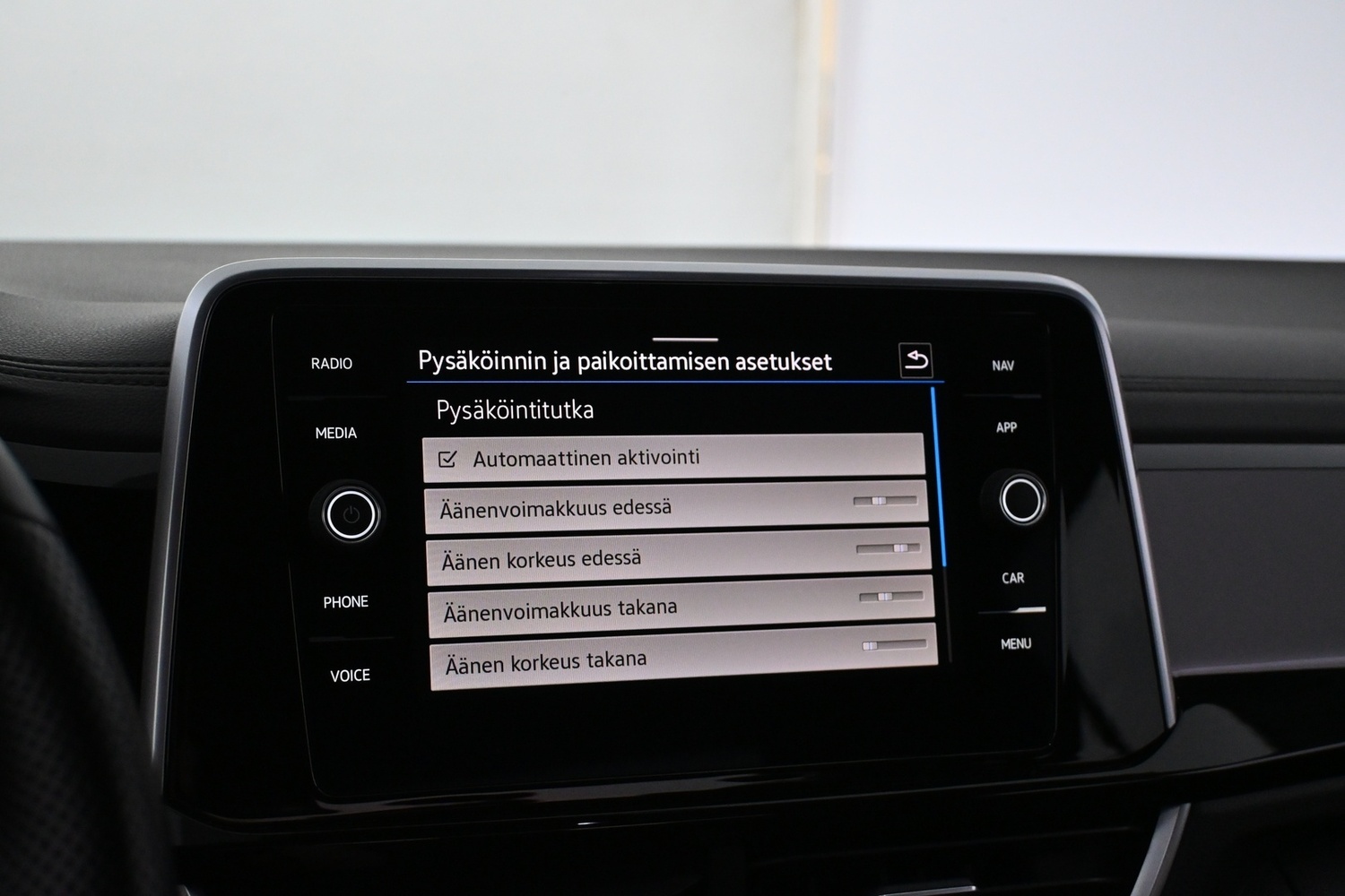 Volkswagen T-Roc vaihtoauto
