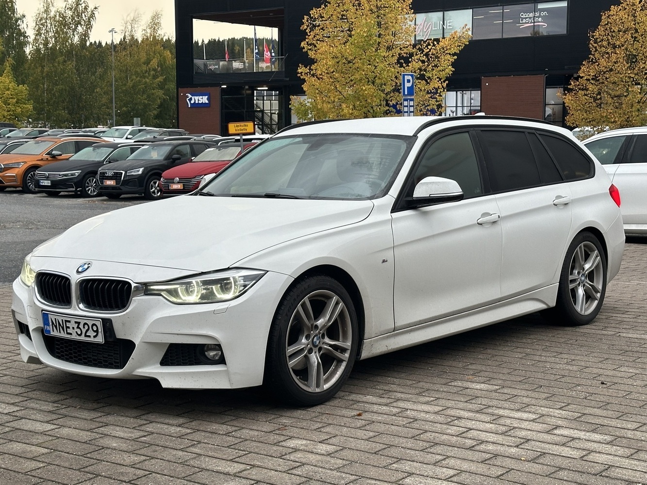 BMW 320 vaihtoauto