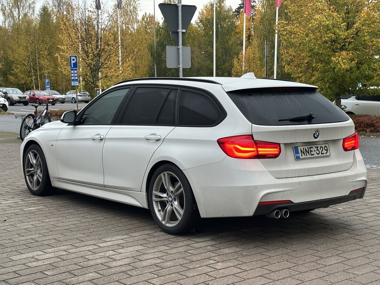 BMW 320 vaihtoauto