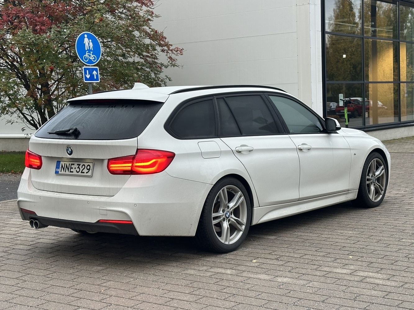 BMW 320 vaihtoauto