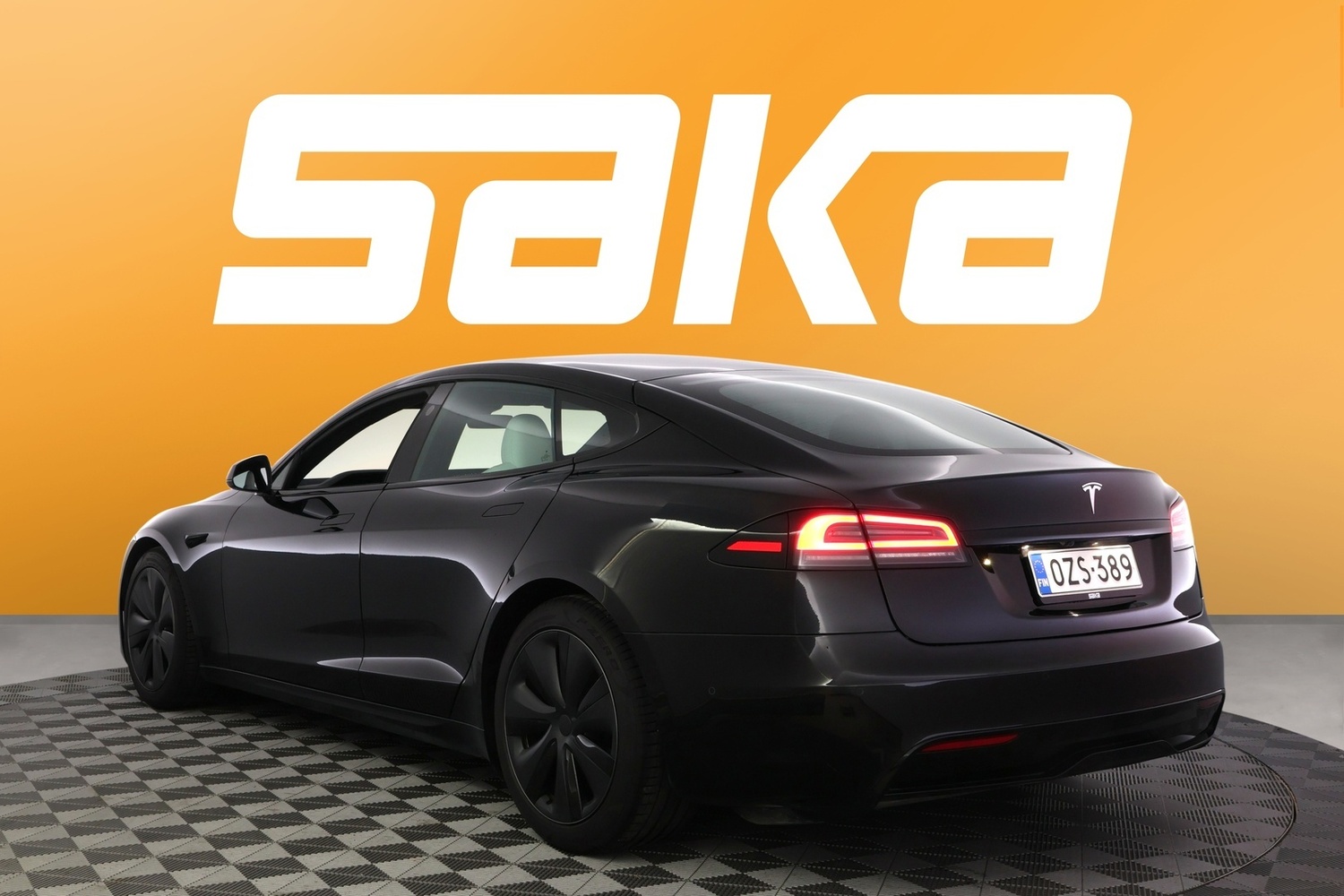 Tesla Model S vaihtoauto