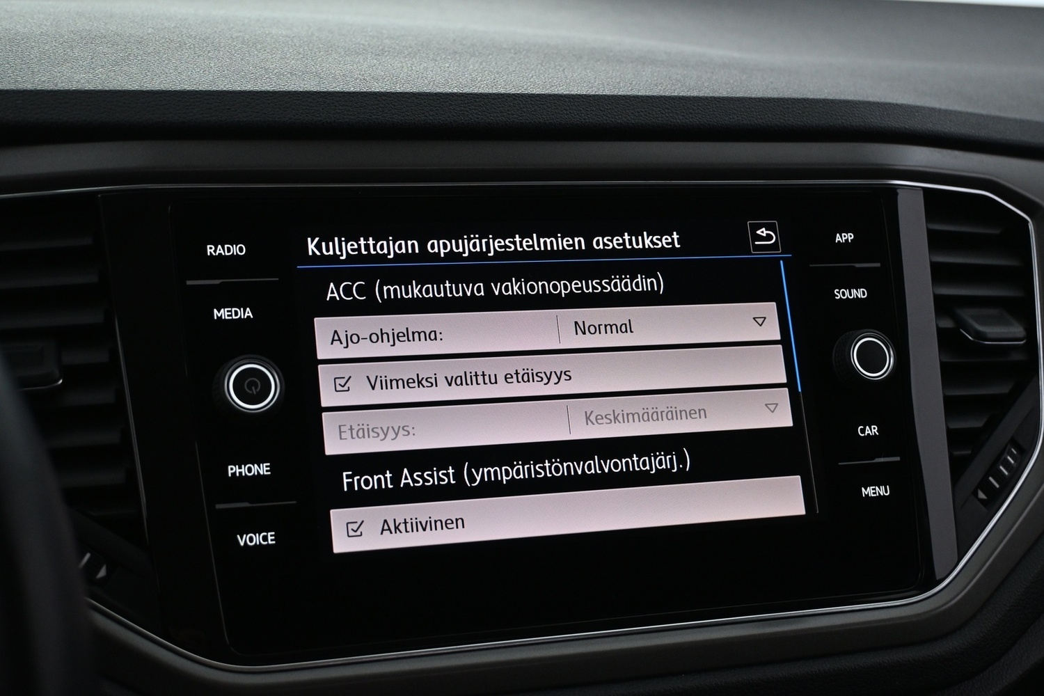 Volkswagen T-Roc vaihtoauto
