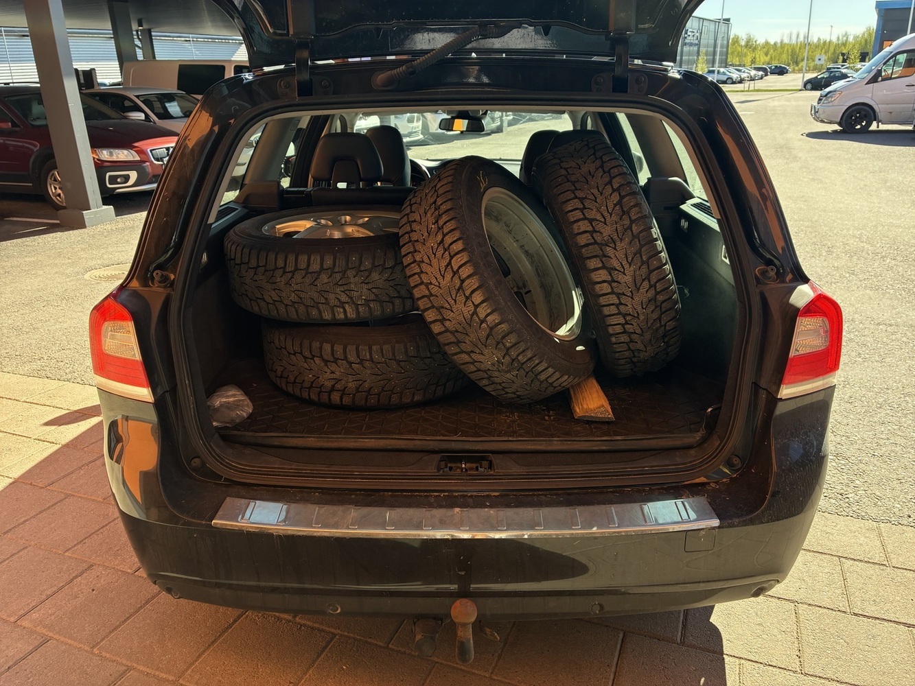 Volvo V70 vaihtoauto