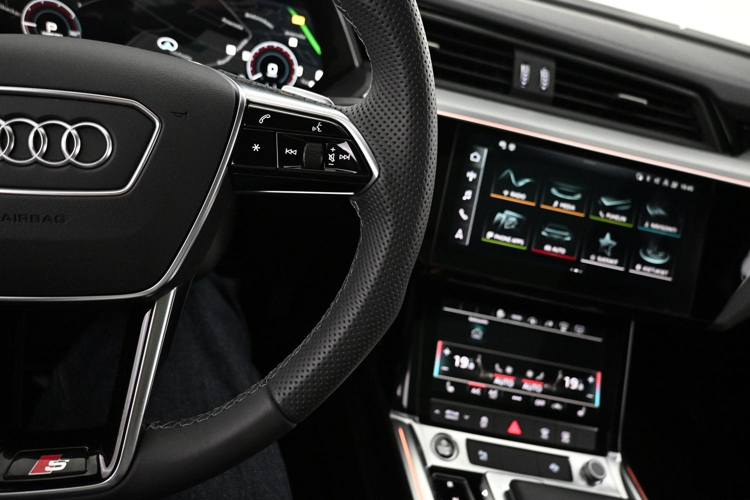 Audi e-tron vaihtoauto