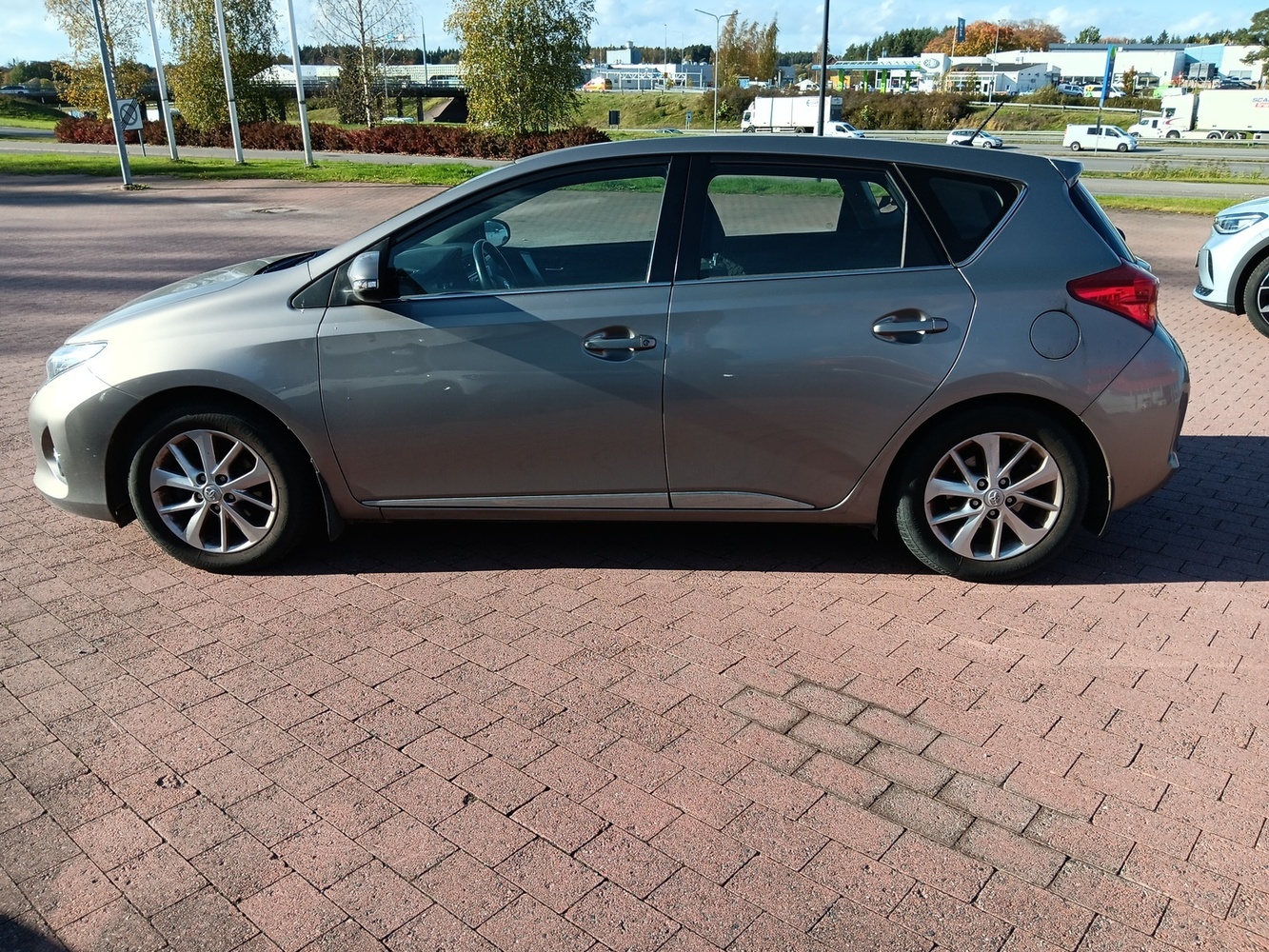 Toyota Auris vaihtoauto