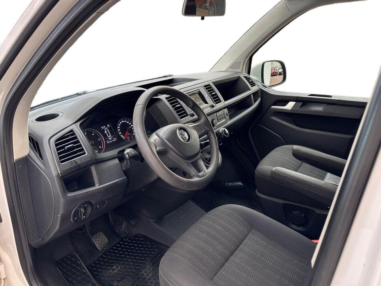 Volkswagen Caravelle vaihtoauto
