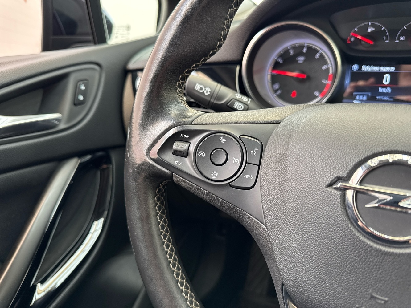 Opel Astra vaihtoauto