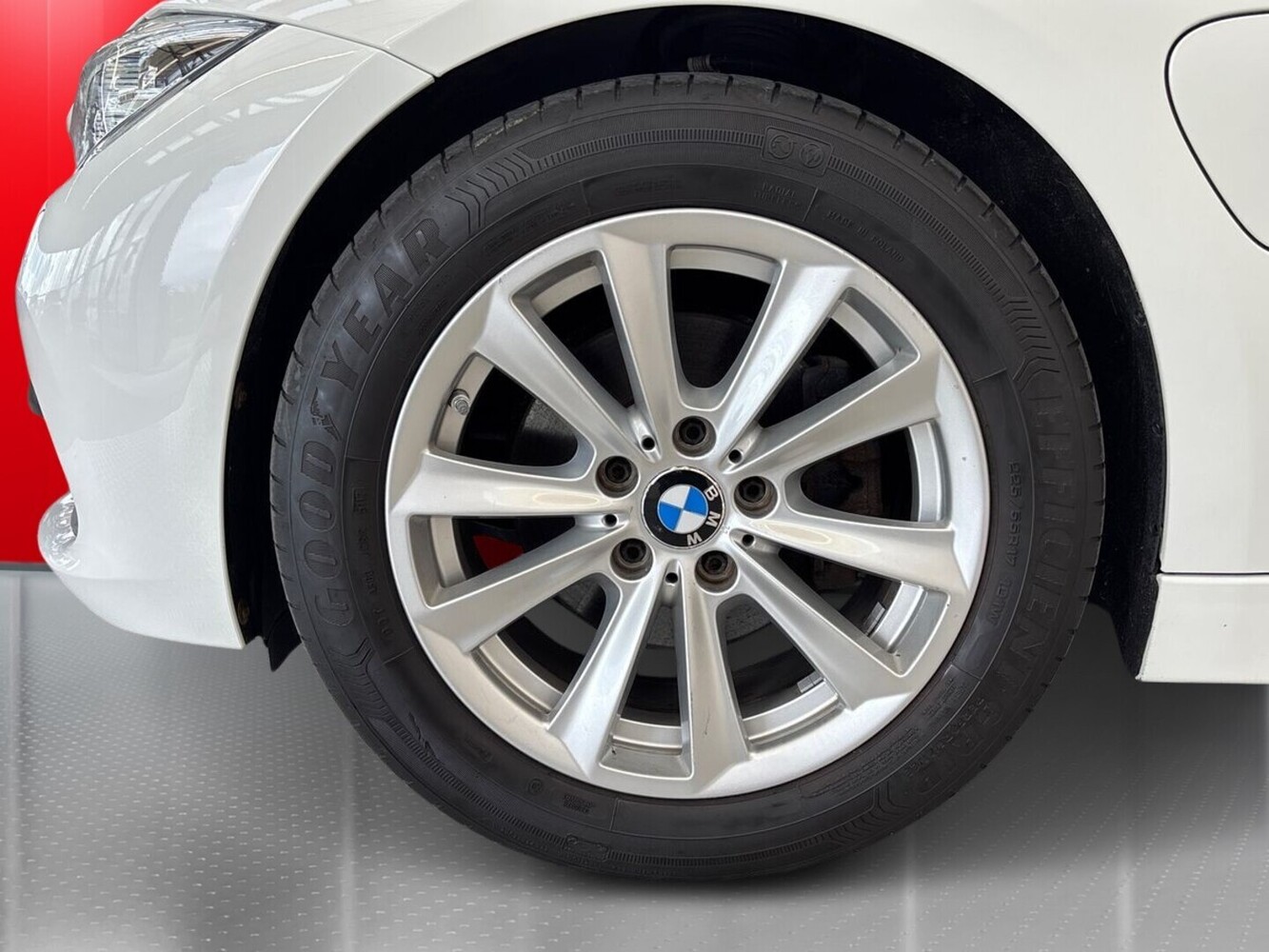 BMW 330 vaihtoauto