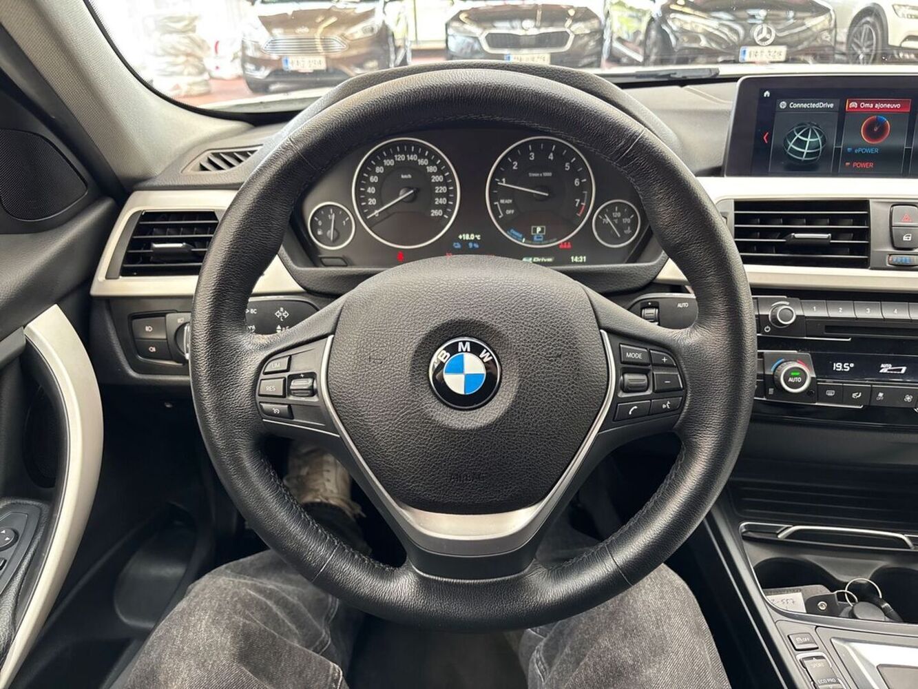 BMW 330 vaihtoauto